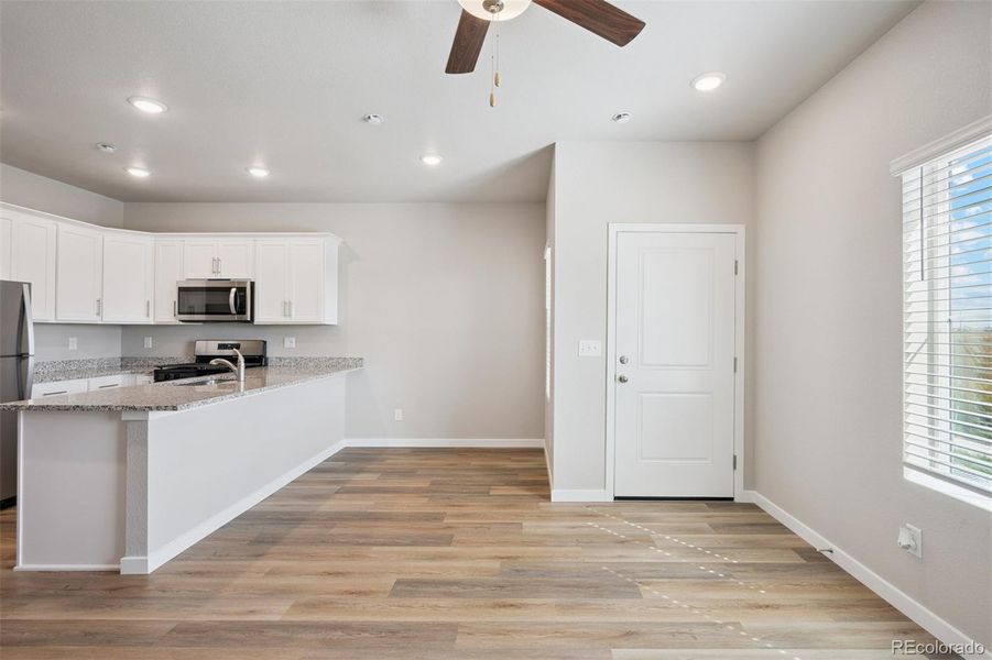 Spacious, unfurnished interior of a new home in Cottonwood Greens, Fort Lupton (Image 12).
