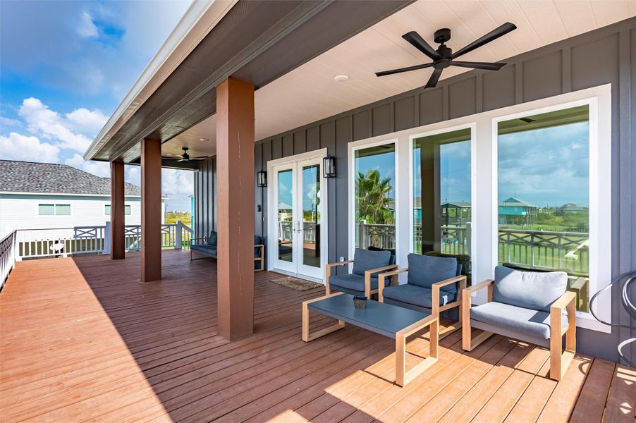 Exterior details and patio area of a home in , Crystal Beach (Image 20).