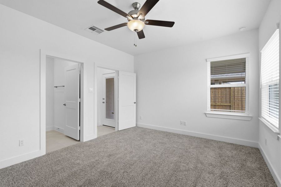 Spacious, unfurnished interior of a new home in Meridiana, Manvel (Image 28).