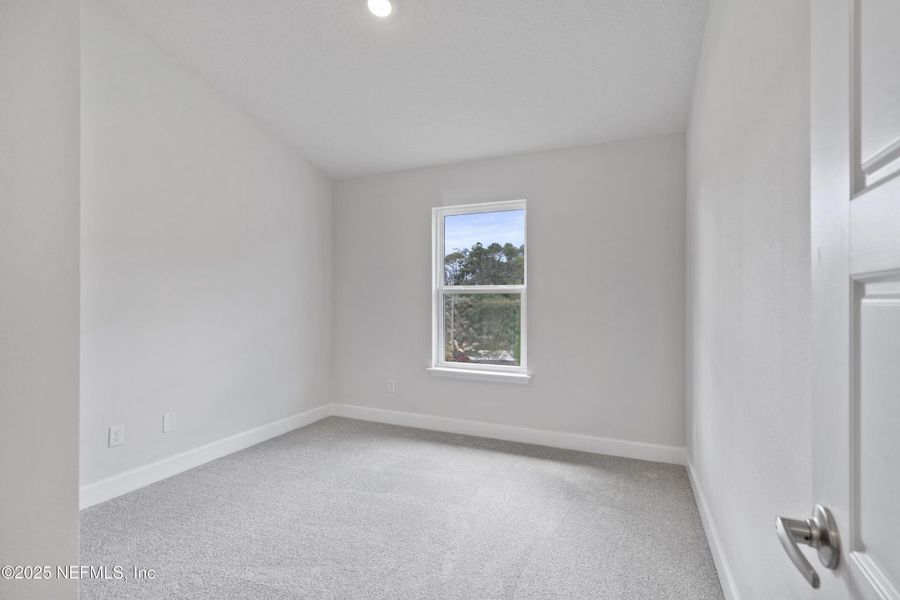 Spacious, unfurnished interior of a new home in , Green Cove Springs (Image 15).