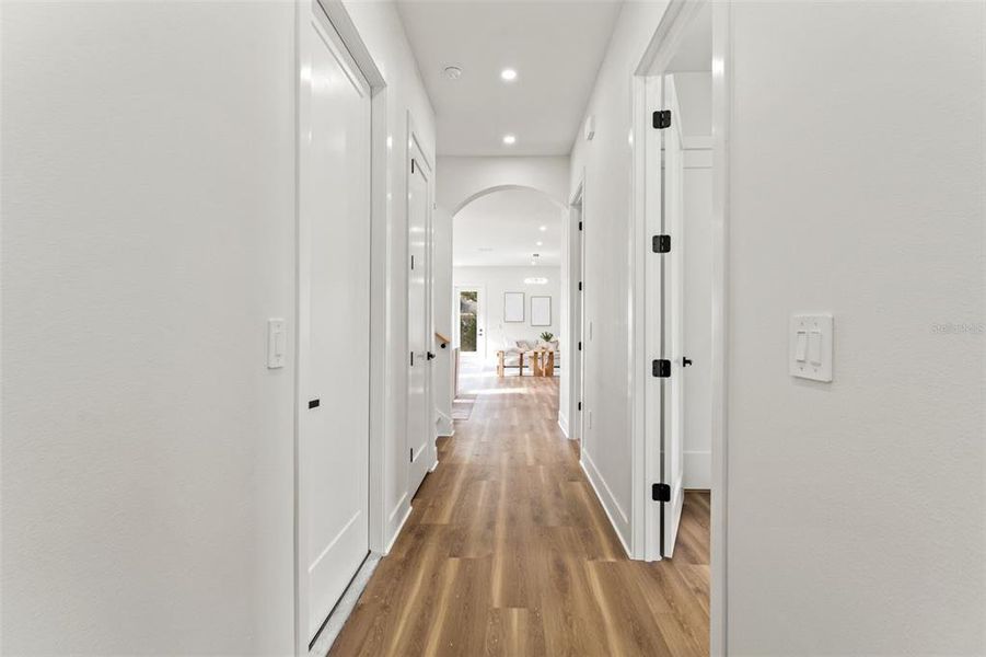 Spacious, unfurnished interior of a new home in , Seminole (Image 24).