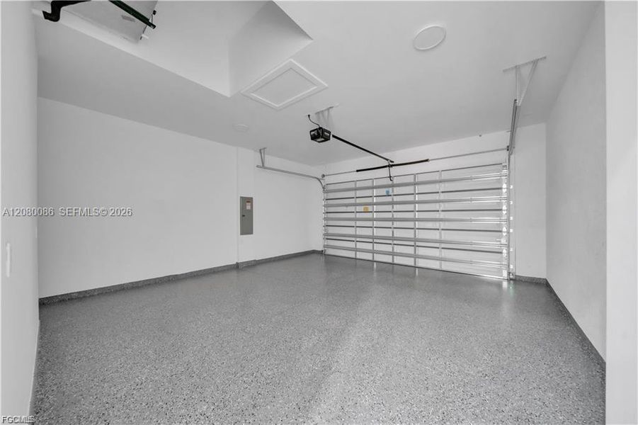 Spacious, unfurnished interior of a new home in , Lehigh Acres (Image 19).