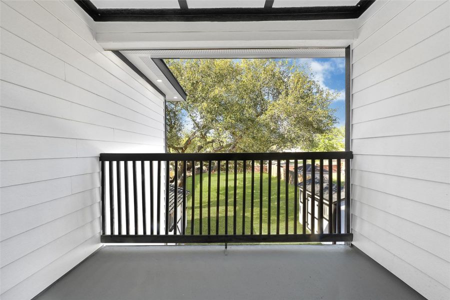 Balcony with view to the back of the house