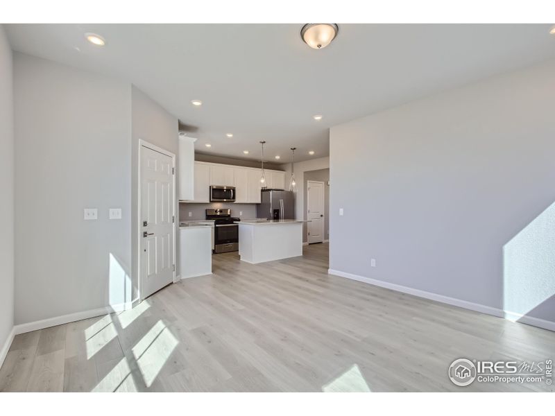 Picture reflects a similar floor plan, but not the exact house. OPEN FLOOR PLAN Picture reflects a similar floor plan, but not the exact house. OPEN FLOOR PLAN