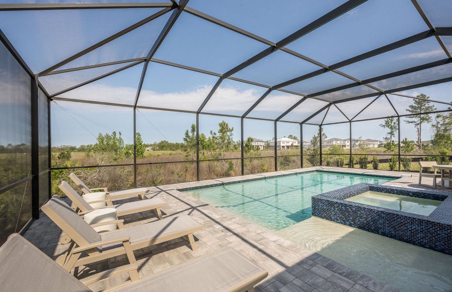 Representative exterior details of a home built from the Berkley Grand by Pulte Homes in Two Rivers, Zephyrhills (Image 3).