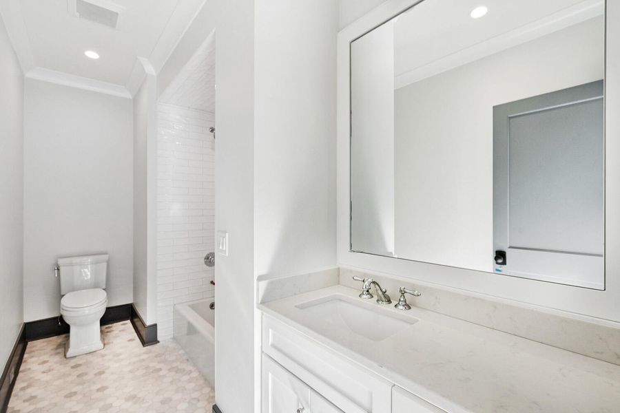 Image 37 of a home in .