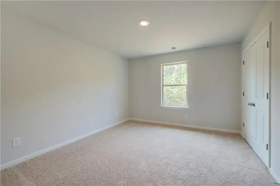 Spacious, unfurnished interior of a new home in Brighton, Locust Grove (Image 16).