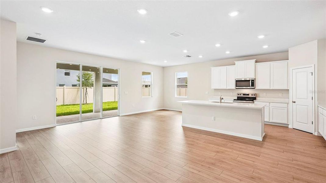 Spacious, unfurnished interior of a new home in Bella Lago, Parrish (Image 14).