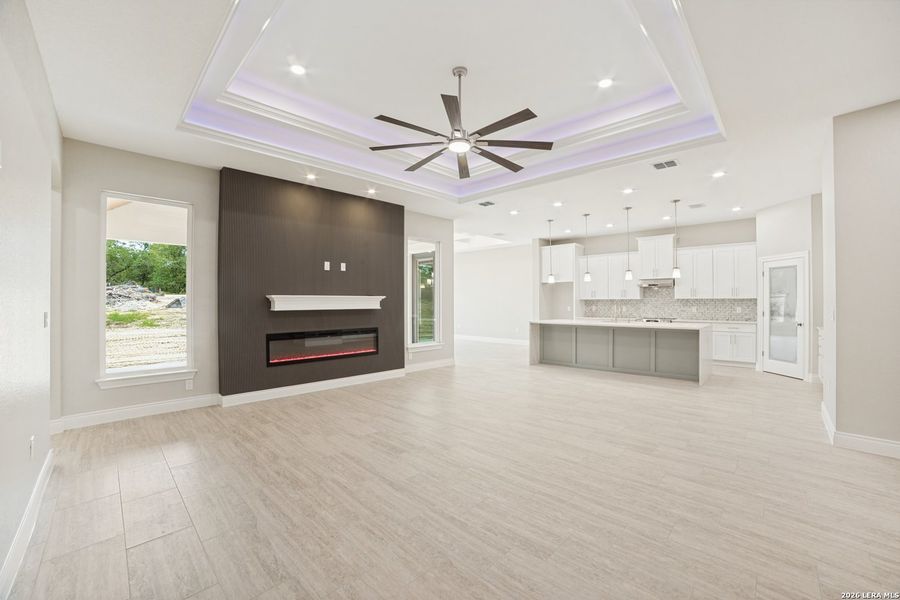 Spacious, unfurnished interior of a new home in , Natalia (Image 28).