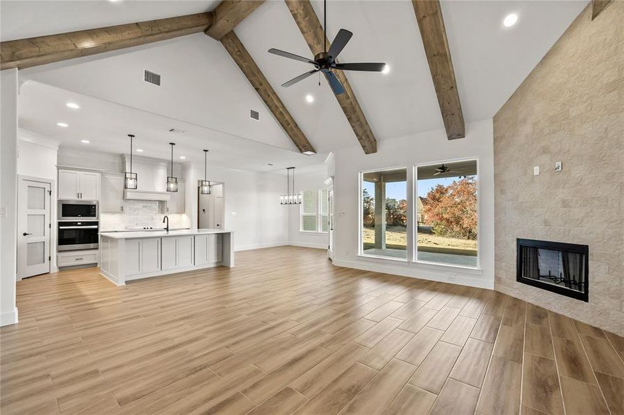 Spacious, unfurnished interior of a new home in Vintage Oaks, Weatherford (Image 27). Spacious, unfurnished interior of a new home in Vintage Oaks, Weatherford (Image 27).