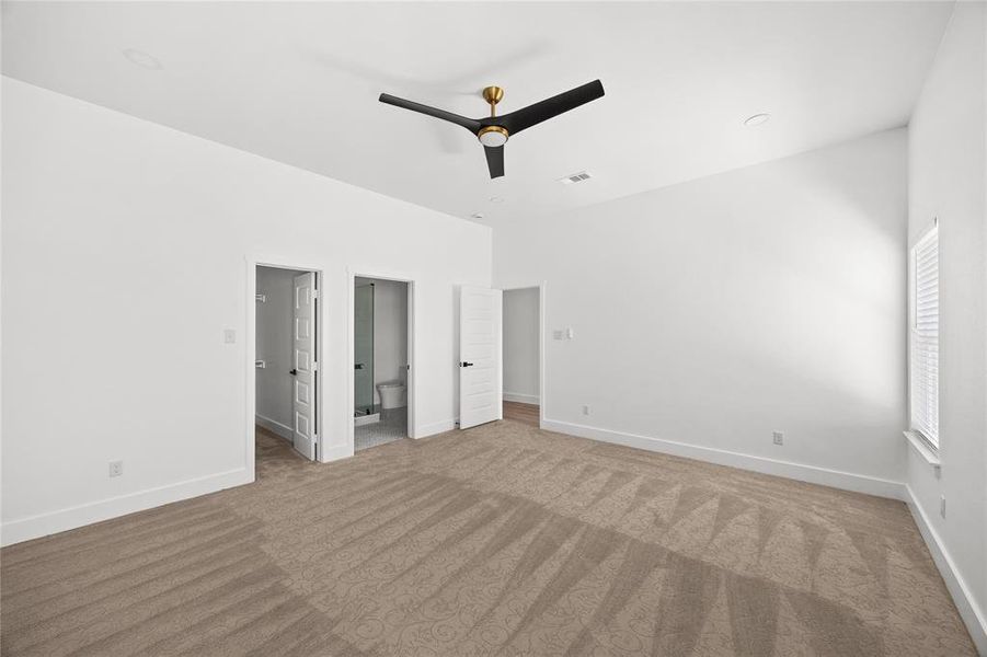 Spacious, unfurnished interior of a new home in , Mabank (Image 9).