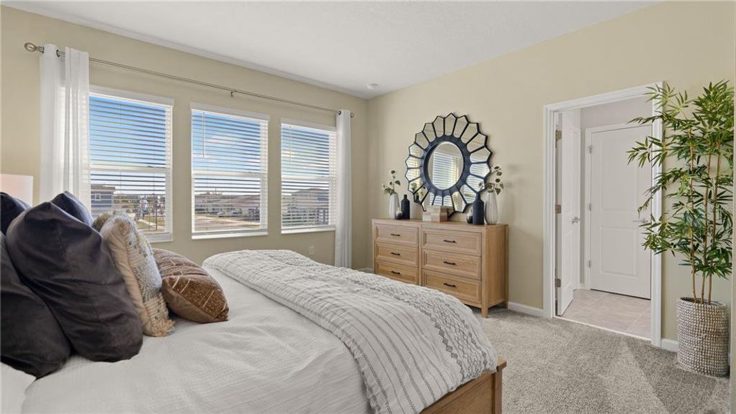 Furnished interior view inside a new home in , Orlando (Image 9).