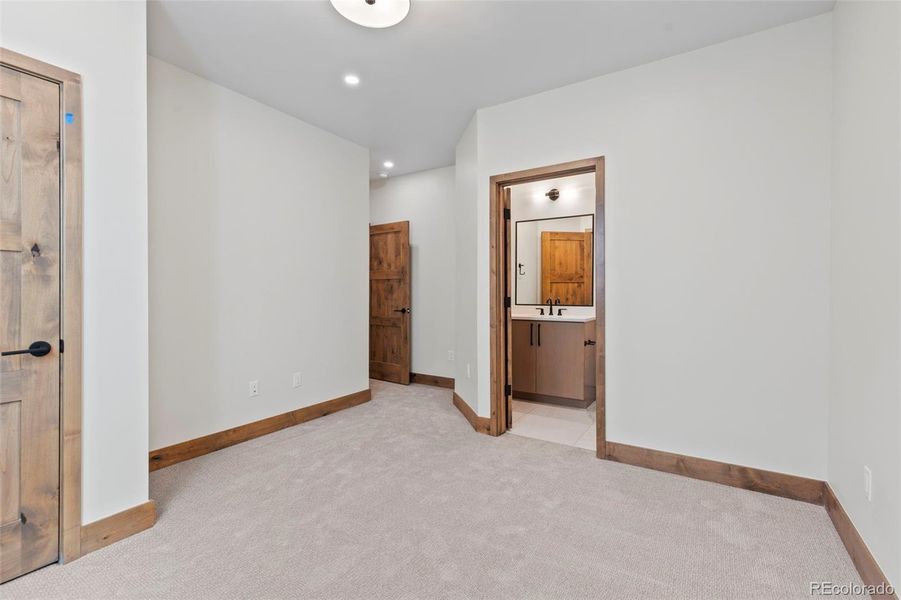 Spacious, unfurnished interior of a new home in , Breckenridge (Image 33). Spacious, unfurnished interior of a new home in , Breckenridge (Image 33).