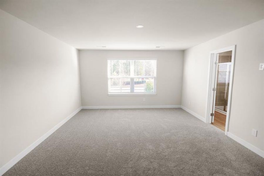 Spacious, unfurnished interior of a new home in Layton Hall, Mauldin (Image 13).