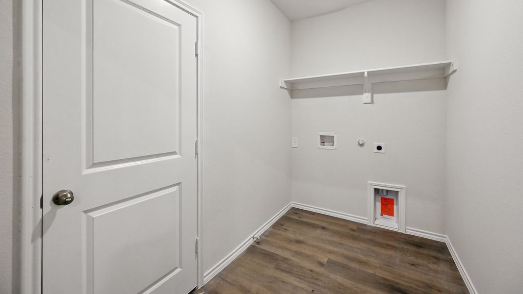 Representative unfurnished interior of a home built from the Hanna by D.R. Horton in Northspur, Terrell (Image 29).