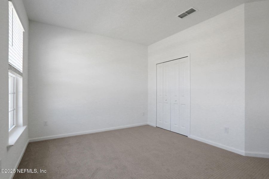 Spacious, unfurnished interior of a new home in Hyland Trail, Green Cove Springs (Image 39).