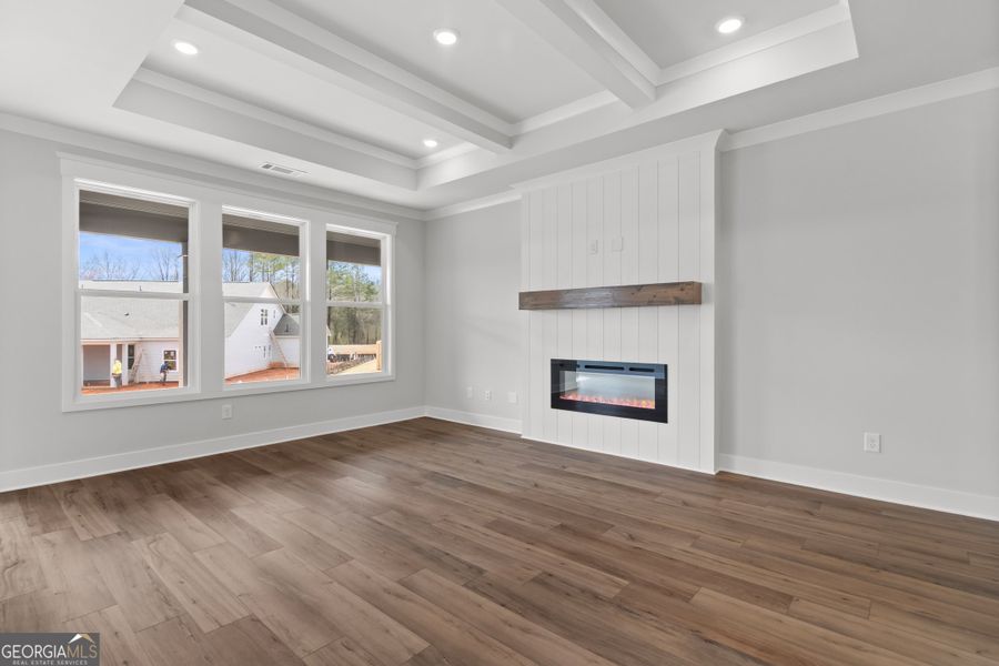 Spacious, unfurnished interior of a new home in Rosewood Lake Preserve, Hoschton (Image 25).