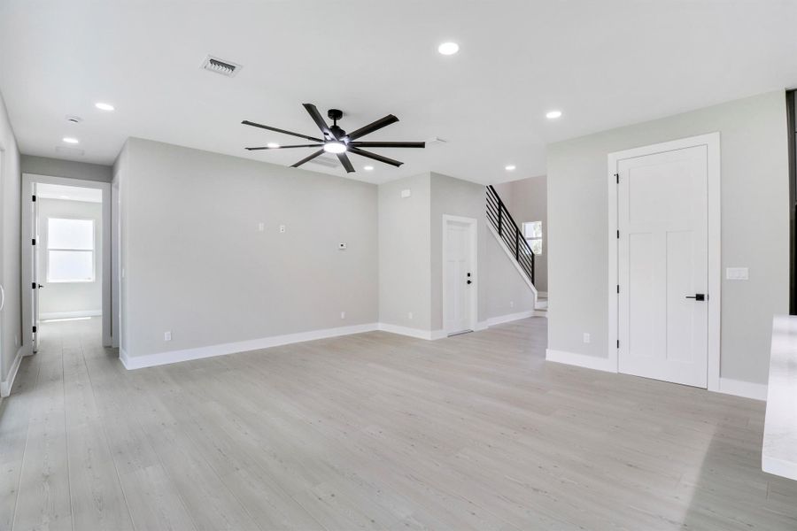 Spacious, unfurnished interior of a new home in , Jensen Beach (Image 58).