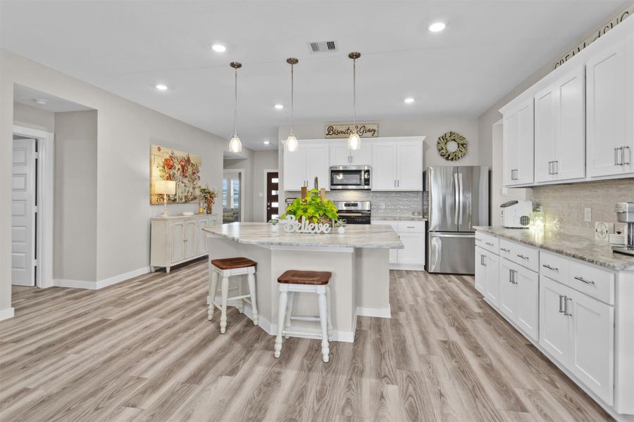 Furnished interior view inside a new home in Central Park, Texas City (Image 8).