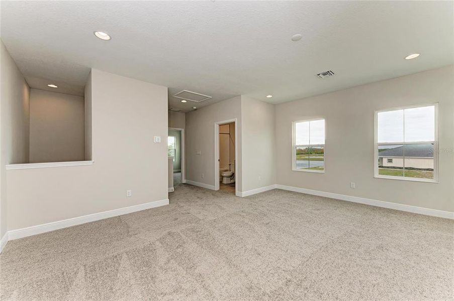 Spacious, unfurnished interior of a new home in North River Ranch, Parrish (Image 24).