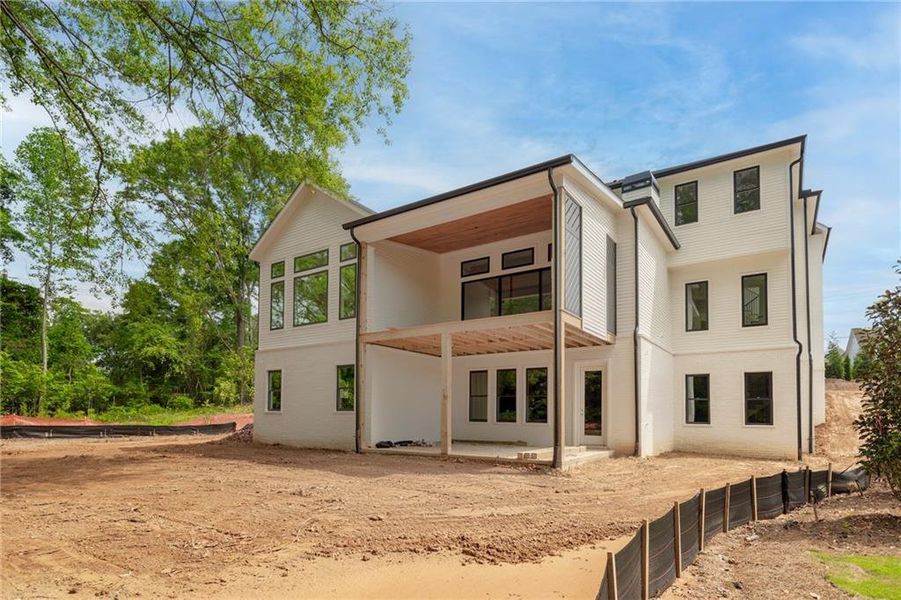 Exterior details and patio area of a home in , Roswell (Image 4).