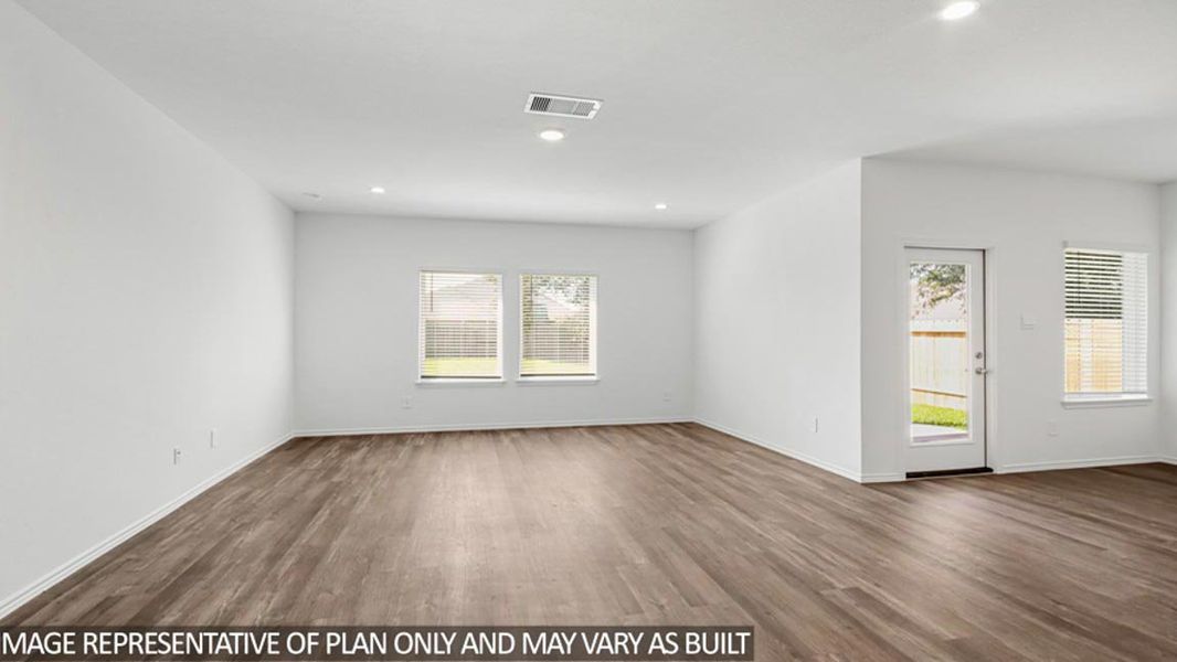 Spacious, unfurnished interior of a new home in Harrington Trails at The Canopies, Splendora (Image 9).