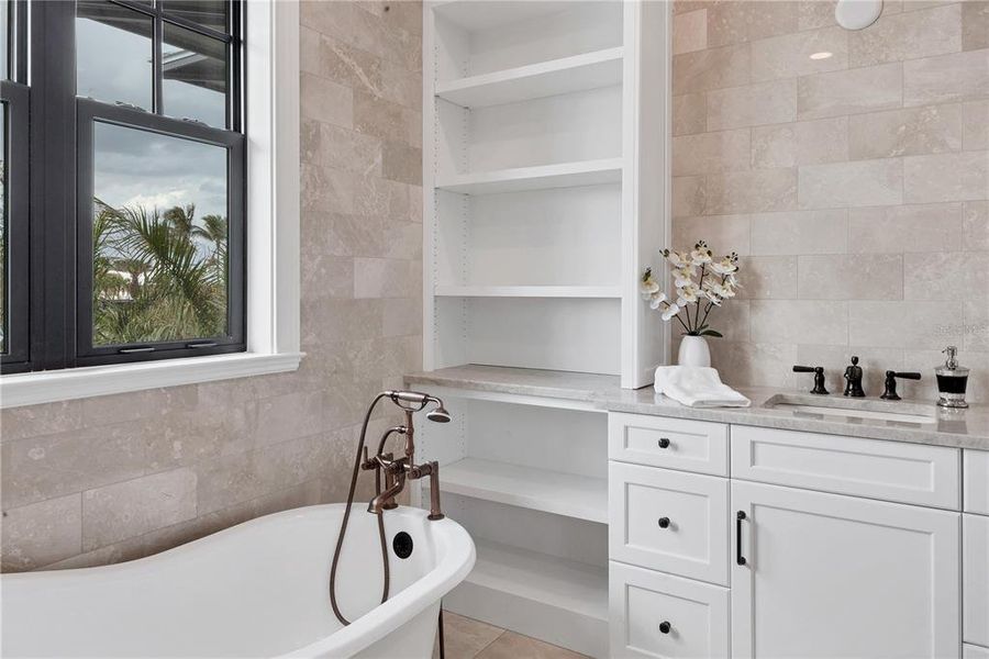 Furnished interior view inside a new home in , Boca Grande (Image 43).