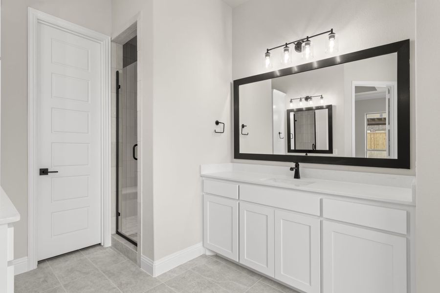 Representative furnished interior of a home built from the Stirling by Windsor Homes in Estates at Rockhill, Frisco (Image 11).