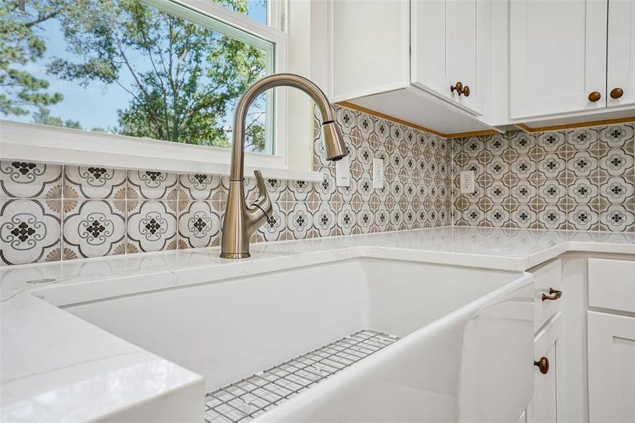Close-up of interior finishes inside a home in , Citrus Springs (Image 16).