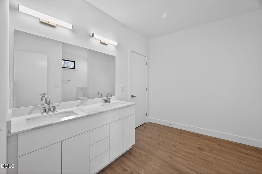 2nd-Floor-Primary-Bath-1050NovaNC