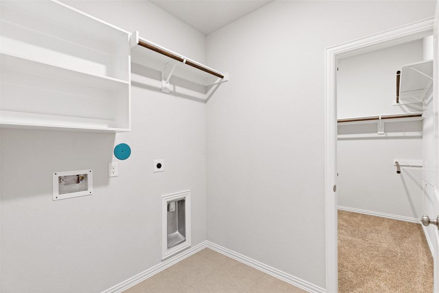 Spacious, unfurnished interior of a new home in Sunterra, Katy (Image 16). Spacious, unfurnished interior of a new home in Sunterra, Katy (Image 16).