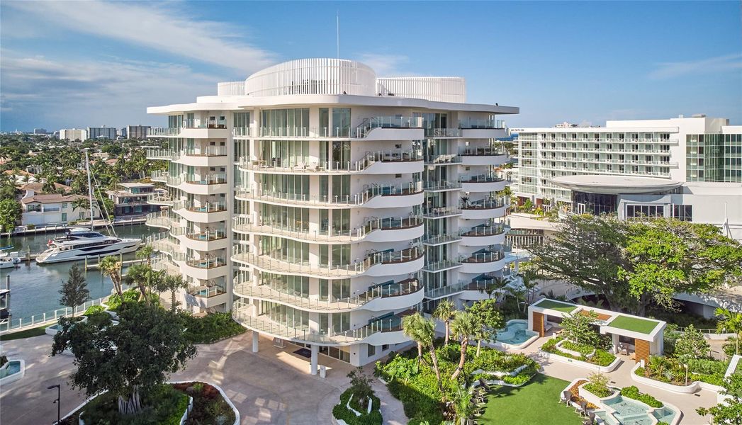 Condo located in Fort Lauderdale, FL showcasing its design and architecture (Image 5).