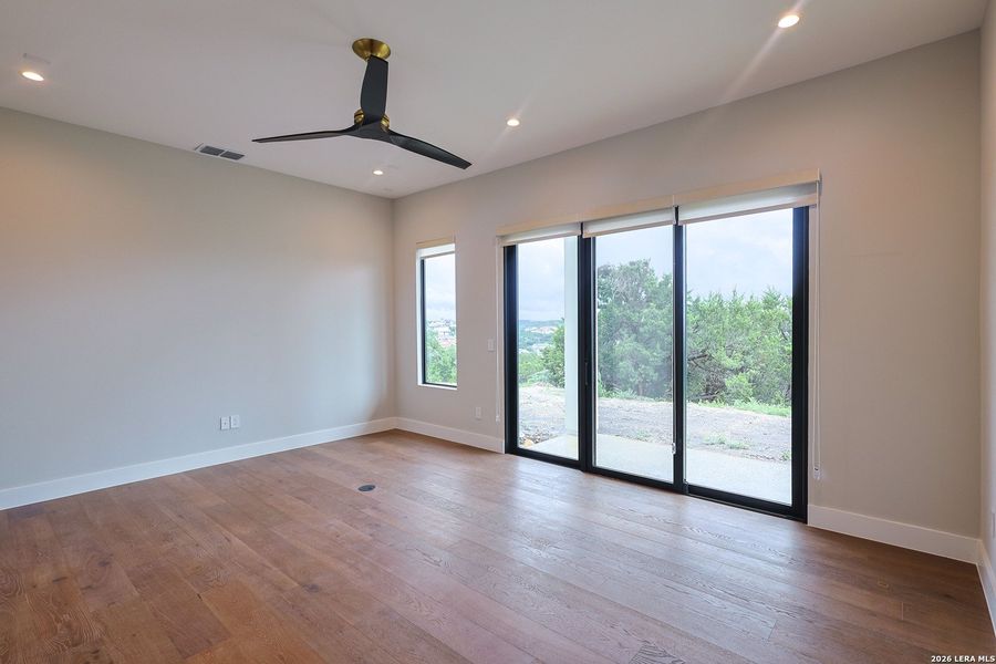 Spacious, unfurnished interior of a new home in , San Antonio (Image 21).