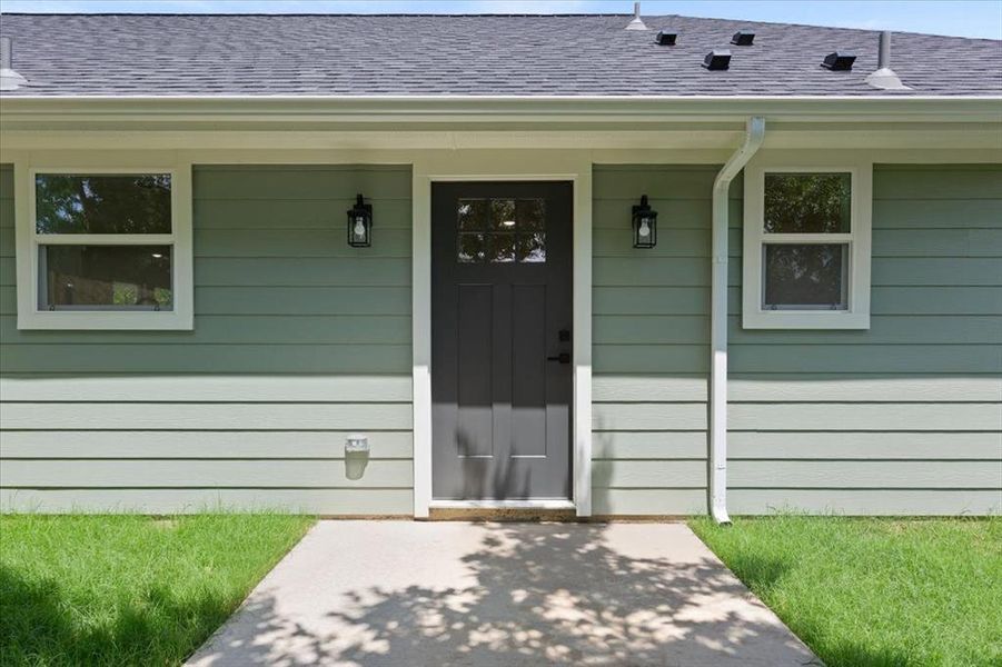 Exterior details and patio area of a home in , Hillsboro (Image 19).