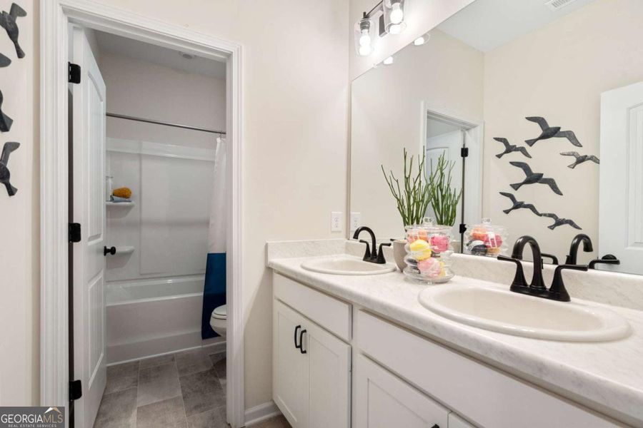 Furnished interior view inside a new home in Avalon, Perry (Image 23).