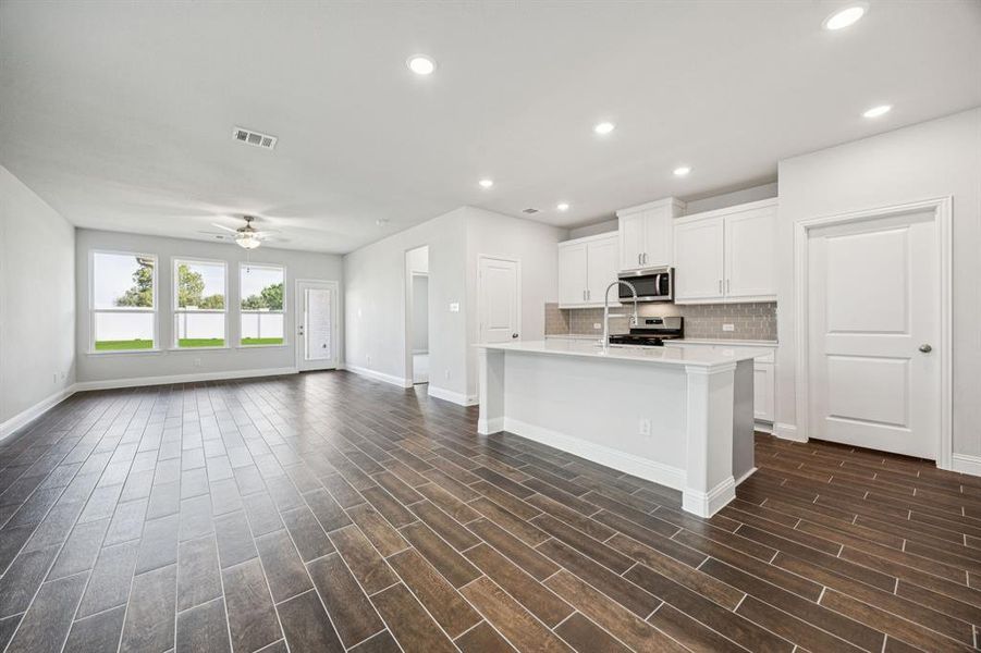 Spacious, unfurnished interior of a new home in Sicily, Princeton (Image 23). Spacious, unfurnished interior of a new home in Sicily, Princeton (Image 23).