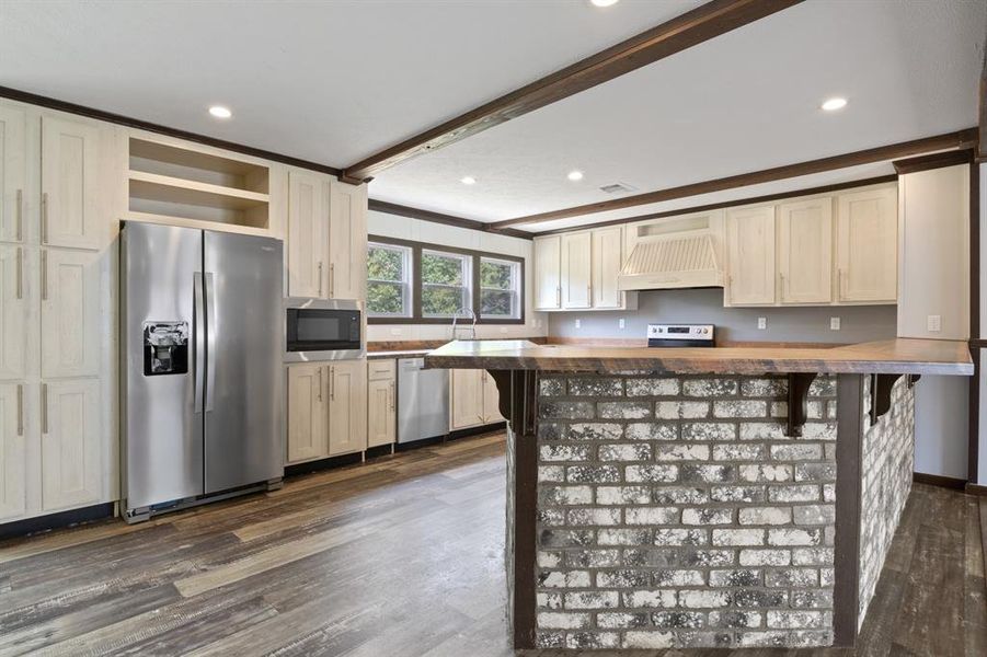 Image 37 of a home in .