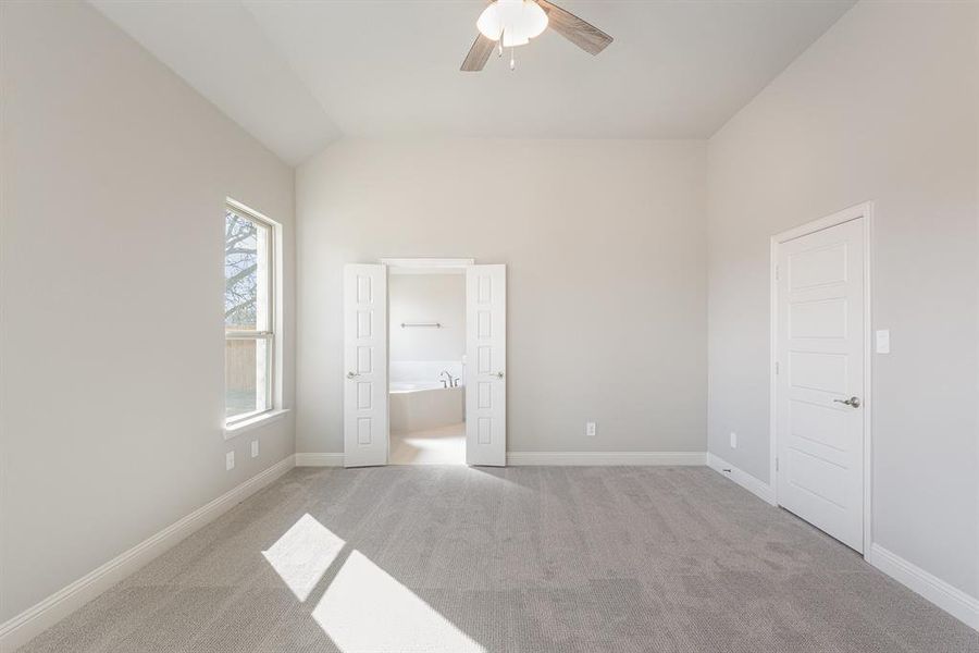 Spacious, unfurnished interior of a new home in Cole Crossing Estates, DeSoto (Image 34).