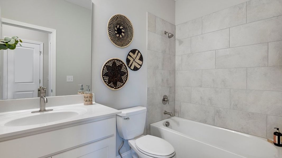 5110 Bentley Bath2 1of2 F3 Base1