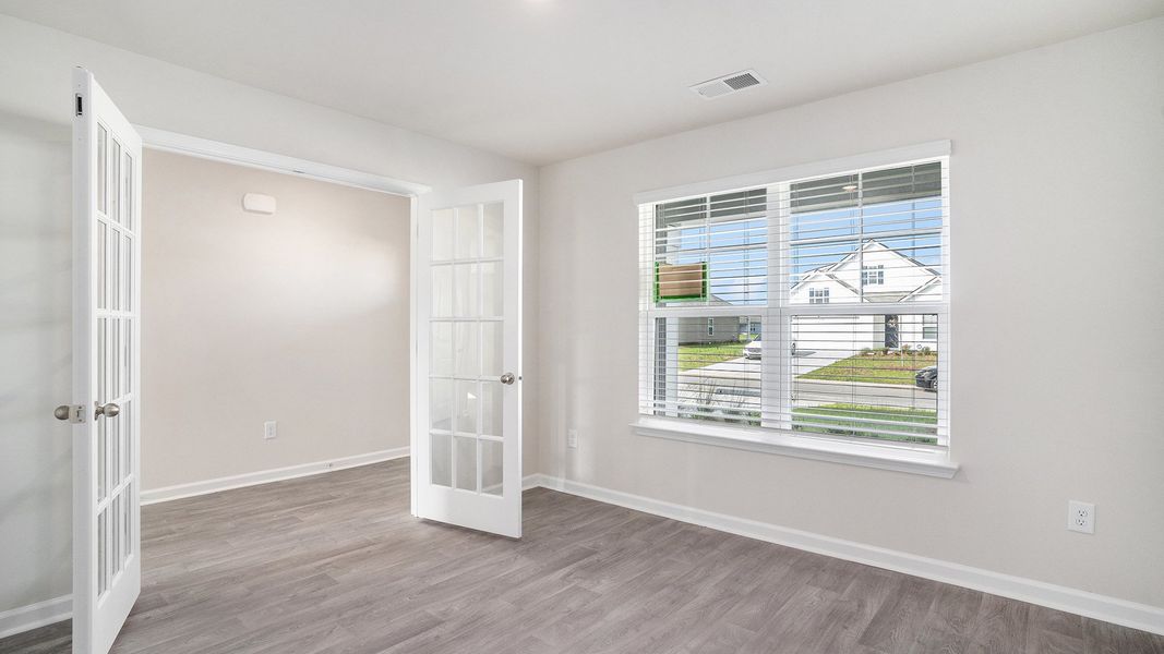 Spacious, unfurnished interior of a new home in Heritage Crossing, Conway (Image 6).