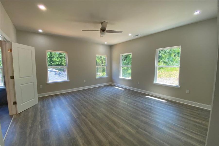 Spacious, unfurnished interior of a new home in , Atlanta (Image 13).