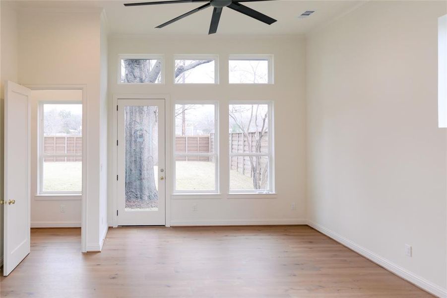 Spacious, unfurnished interior of a new home in , Dallas (Image 9).
