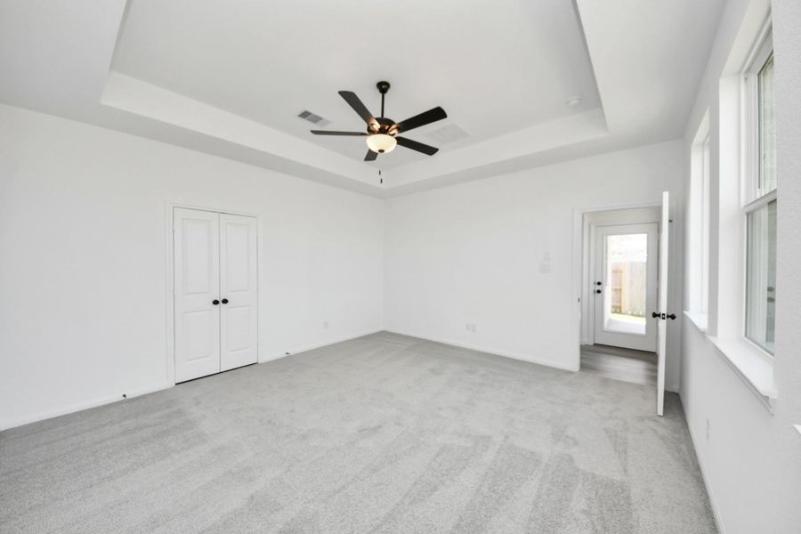 Spacious, unfurnished interior of a new home in , Katy (Image 21).