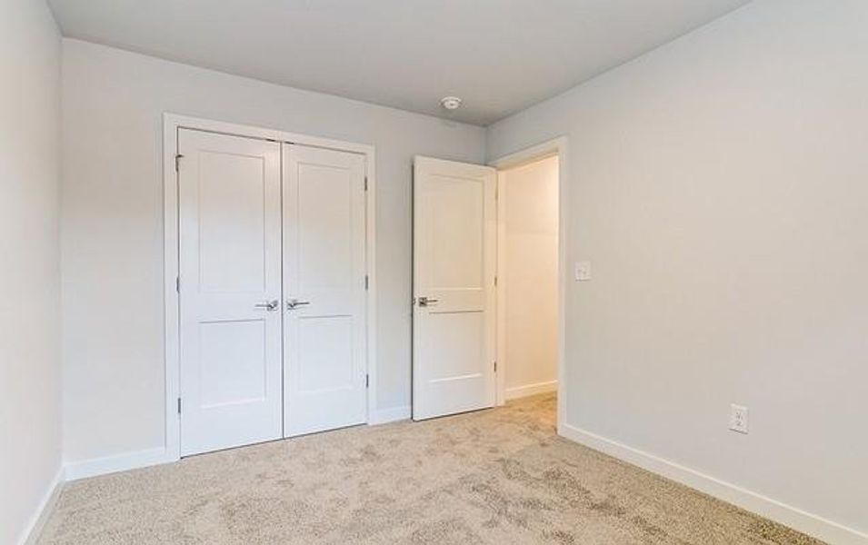 Spacious, unfurnished interior of a new home in Campground Crossing, McDonough (Image 16).