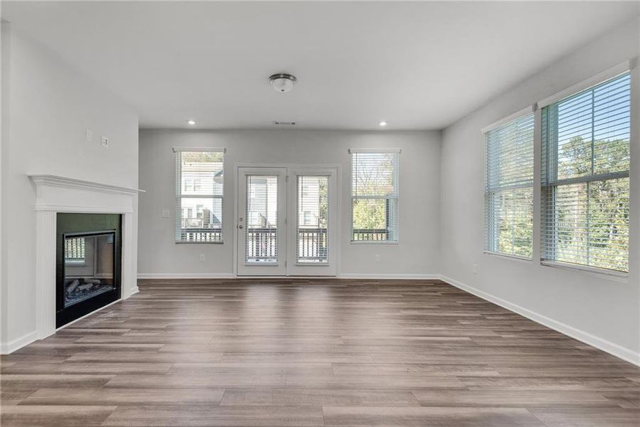 Spacious, unfurnished interior of a new home in Waverly at Buice Lake, Acworth (Image 20). Spacious, unfurnished interior of a new home in Waverly at Buice Lake, Acworth (Image 20).