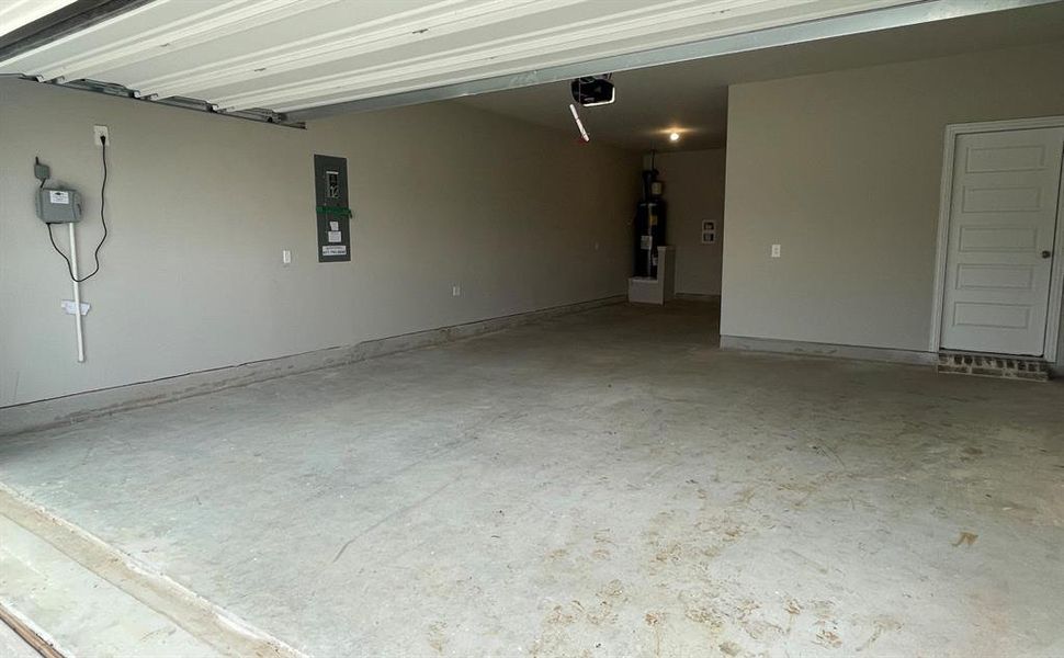 Tandem Garage - Outside