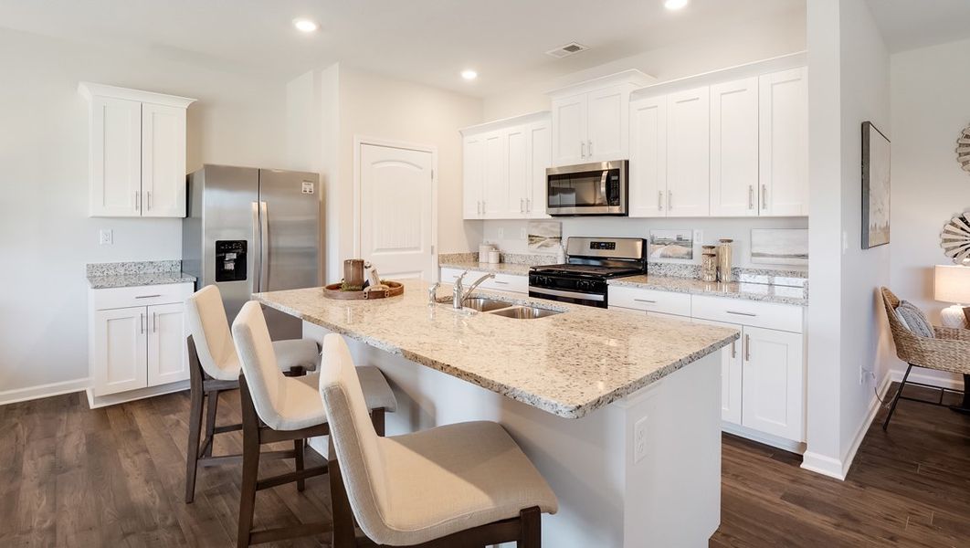 Representative furnished interior of a home built from the CAIRN by D.R. Horton in Riverwood Gardens, Oakland (Image 10).