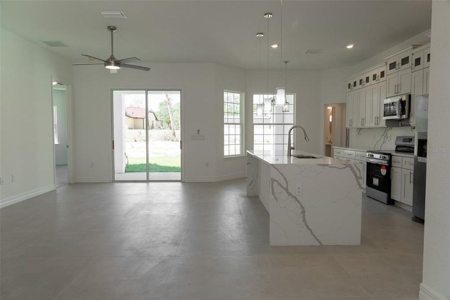 Spacious, unfurnished interior of a new home in , Ocala (Image 16).