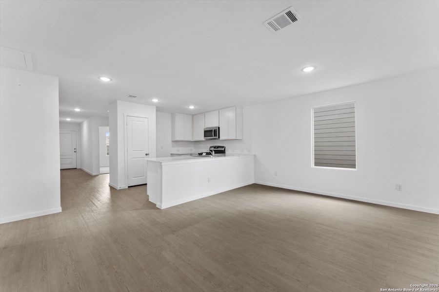 Spacious, unfurnished interior of a new home in Voss Farms: Watermill Collection, New Braunfels (Image 19). Spacious, unfurnished interior of a new home in Voss Farms: Watermill Collection, New Braunfels (Image 19).