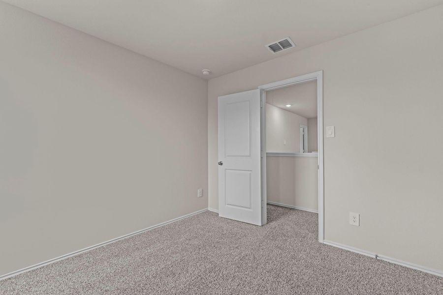 Spacious, unfurnished interior of a new home in Sunset Oaks, Maxwell (Image 29).